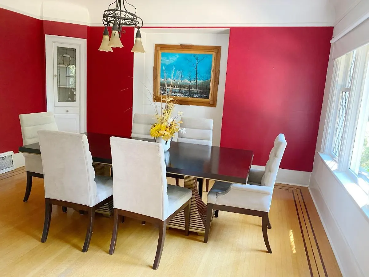Cozy Vancouver House Close To Downtown And Ubc