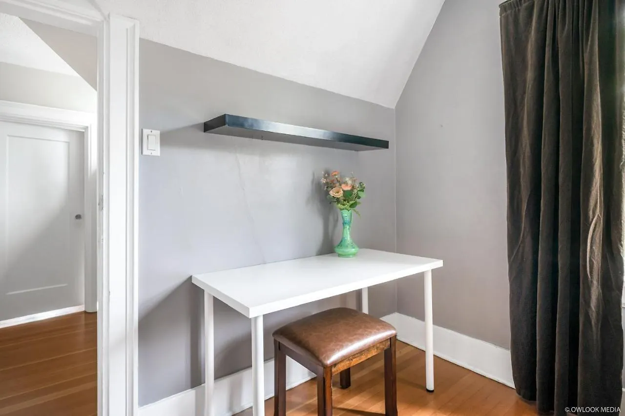 Cozy Vancouver House Close To Downtown And Ubc Canada